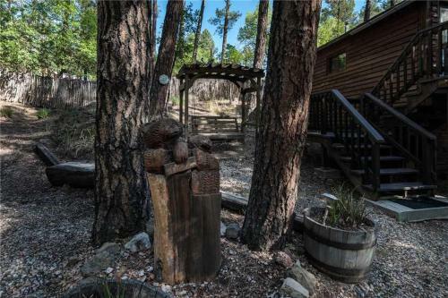 Cozy Bear 6, 1 Bedroom, Fireplace, Midtown, Sleeps 4