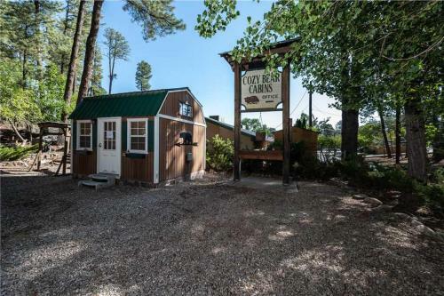 Cozy Bear 6, 1 Bedroom, Fireplace, Midtown, Sleeps 4