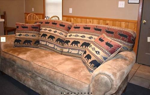 Cozy Bear 6, 1 Bedroom, Fireplace, Midtown, Sleeps 4