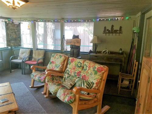 River Bear Cabin