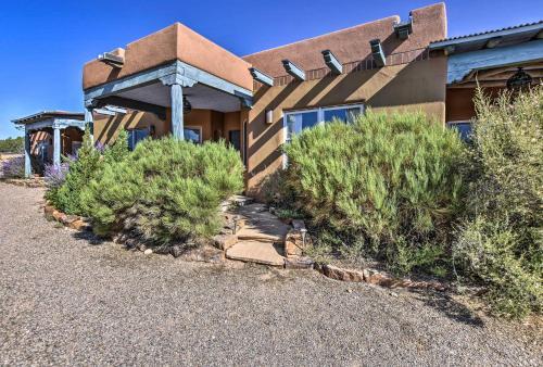 Stunning Santa Fe Sw-style Getaway With Indoor Pool!