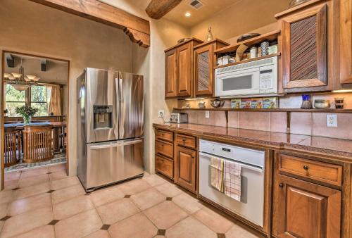 Stunning Santa Fe Sw-style Getaway With Indoor Pool!
