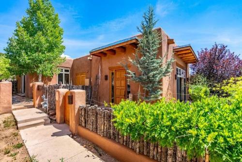 Bishop`s Lodge Villa 38m