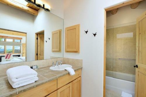 Bishop`s Lodge Villa 43d