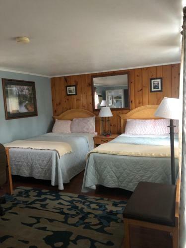 Hotel Hills Motel & Marina