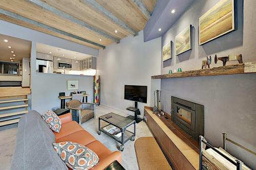 Apartamento Steps To Slopes! Designer Mountain-view Condo Condo