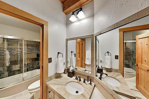 Apartamento Mountain Retreat With Serene Balcony Condo