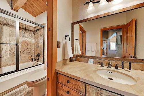 Apartamento Mountain Retreat With Serene Balcony Condo