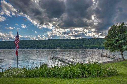 Apartamento Lakefront Keuka Lake Apt With Seasonal Dock Access!