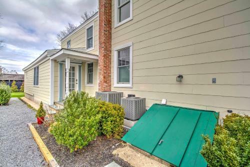 Apartamento Bright 2nd-floor Apt - Half Mi To Greenport Harbor!