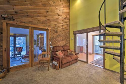 Pet-friendly Maplecrest Cabin Home With 2 Decks