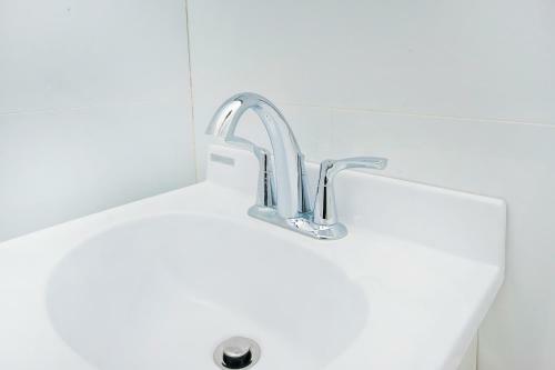 Midtown East Furnished Apartment
