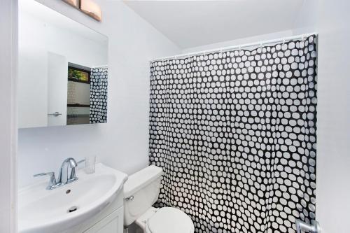 Midtown East Furnished Apartment
