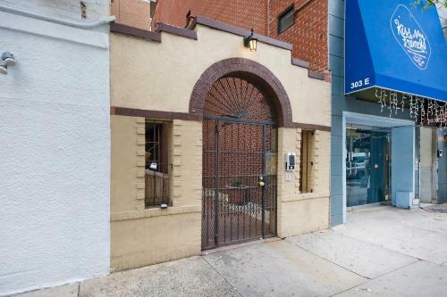 Midtown East Furnished Apartment