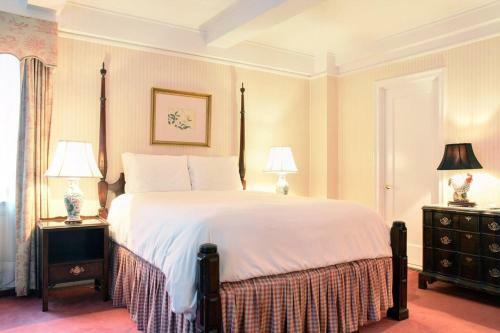 Roger Smith Hotel By Suiteness