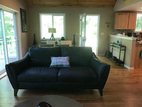 Hidden Lakefront Retreat
