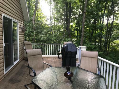 Hidden Lakefront Retreat