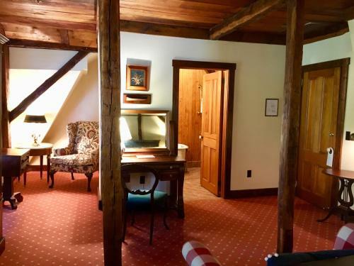 Bed & Breakfast 1708 House