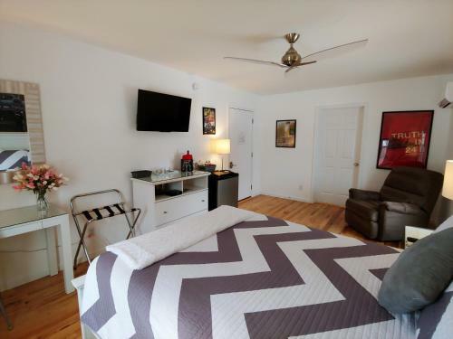 Apex Inn Bed And Breakfast