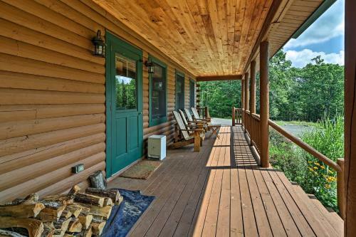 Stellar Wilmington House On 20 Wooded Adk Acres!