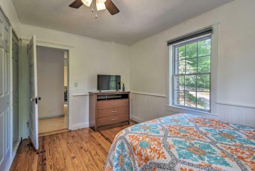 Arden Cottage With Fire Pit - 11 Mi To Asheville