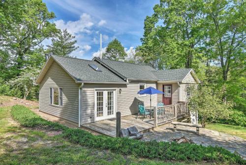 Arden Cottage With Fire Pit - 11 Mi To Asheville