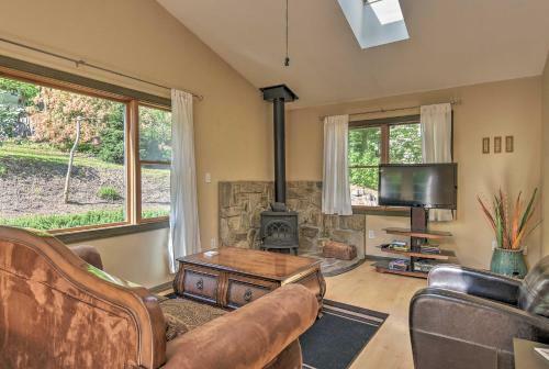 Arden Cottage With Fire Pit - 11 Mi To Asheville