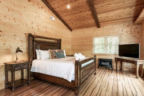Cool Stream Lodge Cabin
