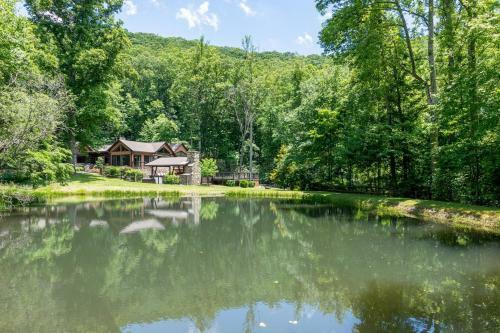 Cool Stream Lodge Cabin