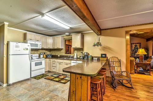 Quaint Banner Elk Home On 3 Acres - Ski Sugar Mtn!