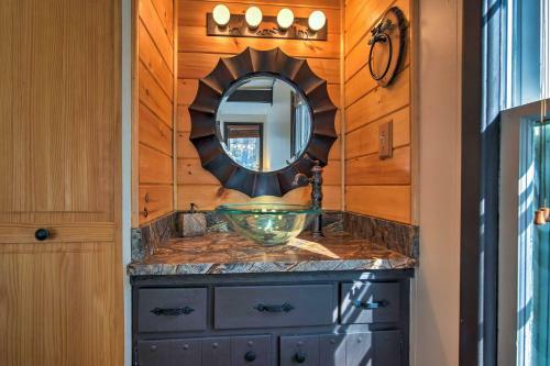 Cozy Beech Mountain Family Retreat With 2 Decks!