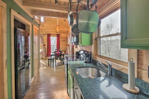Beech Mountain Cabin W/ 180� Views - Near Hiking!