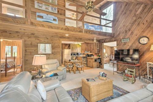 Rustic-chic Home With Deck 1 Mi To Ski Resort