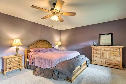 Warm Wooded Cabin With 2-story Deck And Mtn Views!