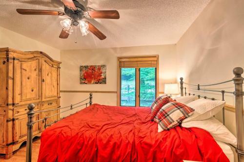 Warm Wooded Cabin With 2-story Deck And Mtn Views!