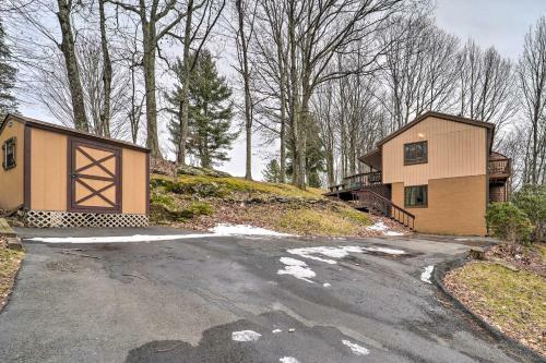 Updated Ski Retreat With Ev Outlet, 3 Mi To Slopes!