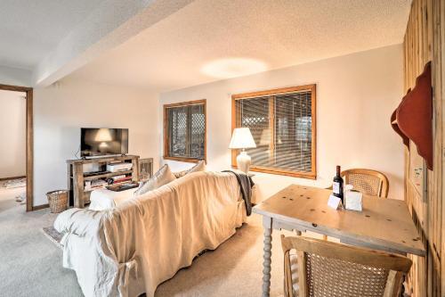 Updated Ski Retreat With Ev Outlet, 3 Mi To Slopes!