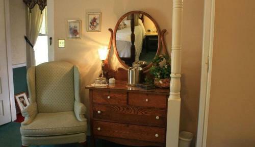 Hotel Red Rocker Inn