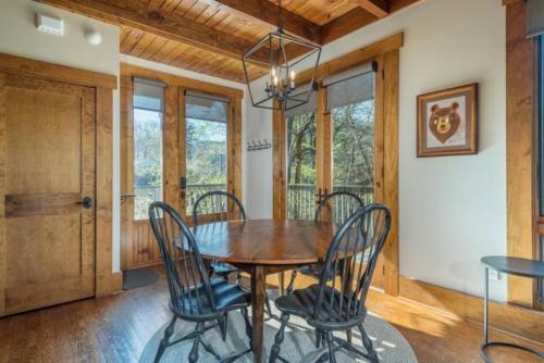 Dogwood Treehouse