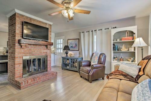 Renovated Mountain Home, 5 Mins To Downtown Boone!
