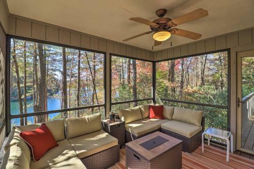 Deluxe Lakefront Mtn Escape With Club Amenities