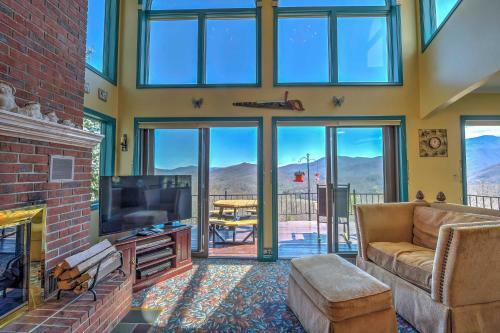 Burnsville Hideaway With Deck And Panoramic Mtn Views