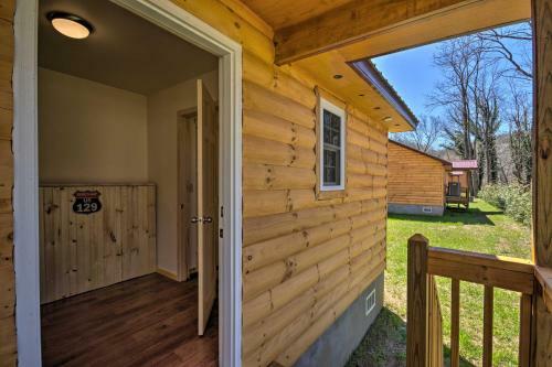 Cozy Bryson City Cabin - 6 Miles To Harrahs!