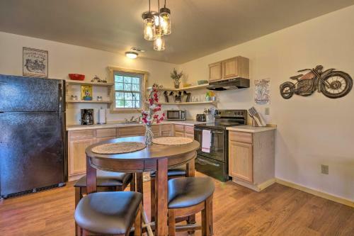 Cozy Bryson City Cabin - 6 Miles To Harrahs!