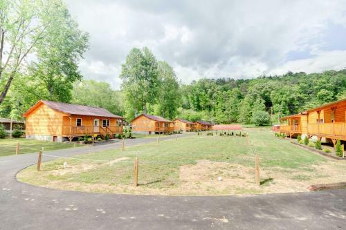 Cozy Cabin On Tuckasegee River - Near Tsali!