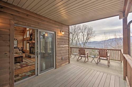 Southern Comfort Cabin With Hot Tub And Pool Table