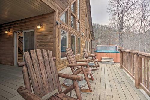 Southern Comfort Cabin With Hot Tub And Pool Table