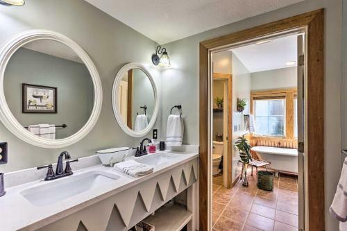Apartamento Burnsville Mtn Condo With Private Deck And Views!