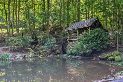 Apartamento Burnsville Mtn Condo With Private Deck And Views!