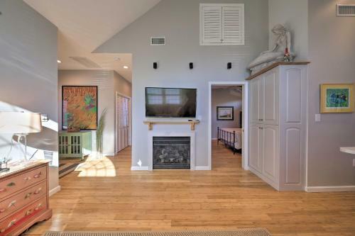 Seaside Cottage With Private Pier - 3 Miles To Beach
